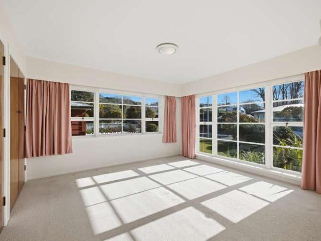 House for sale in Chaslands, Canterbury