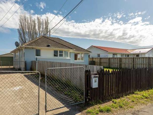 House for sale in Canterbury