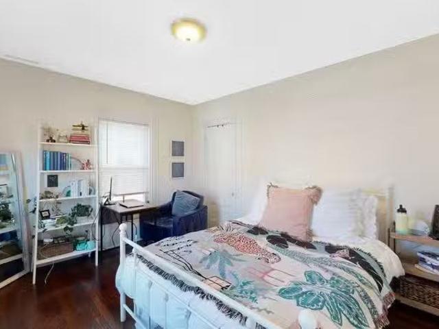 Condo for rent in Brighton