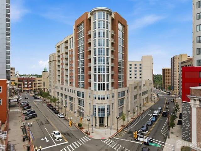 Condo for sale in New Brunswick, New Jersey