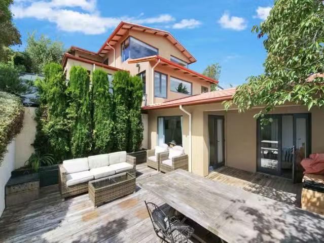 House for sale in Chaslands, Canterbury