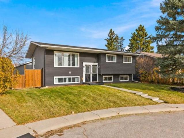 House for sale in Maple Ridge, Calgary