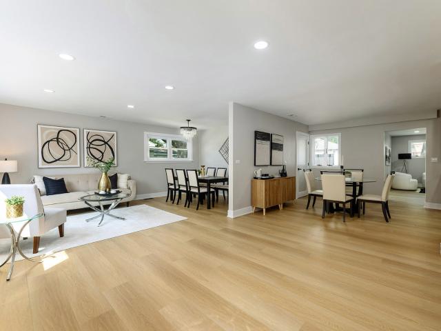 House for sale in Parcel C, Hoffman Estates