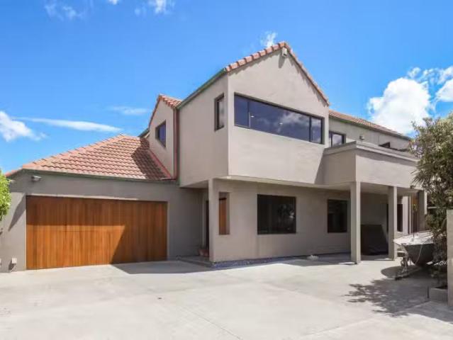 House for sale in Chaslands, Canterbury