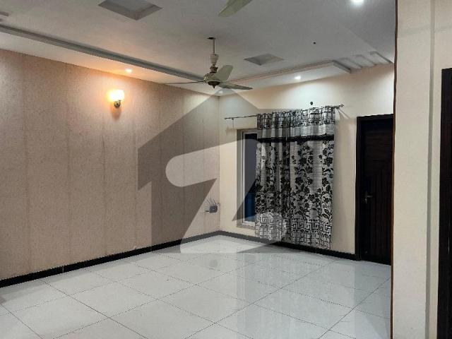 House for sale in Faisalabad, Islamabad Capital Territory