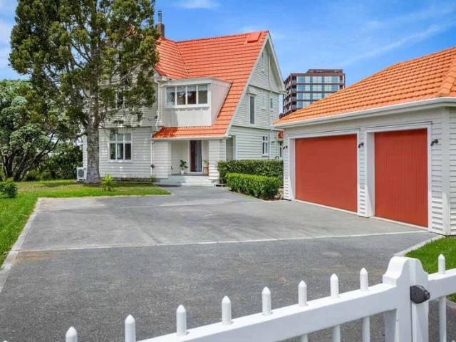 House for rent in Paremoremo