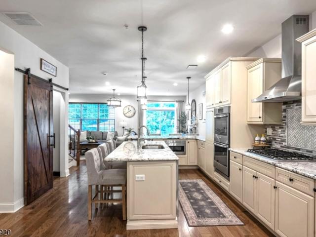 Townhouse for sale in Waldwick, New Jersey