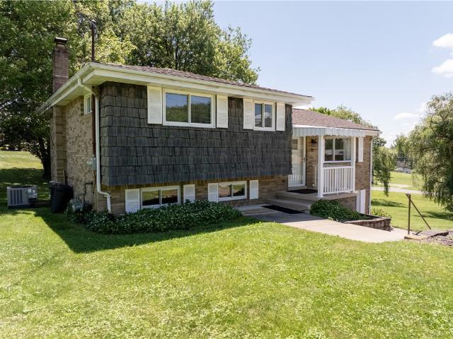 House for sale in Hickory, Pennsylvania