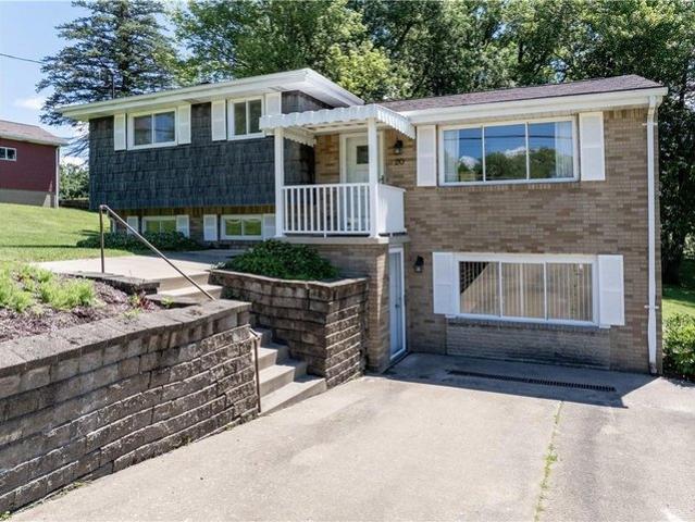 House for sale in Hickory, Pennsylvania