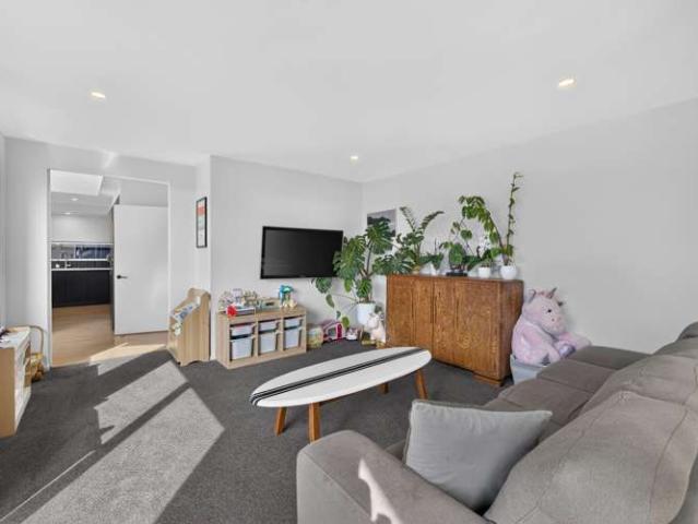 House for sale in Chaslands, Canterbury