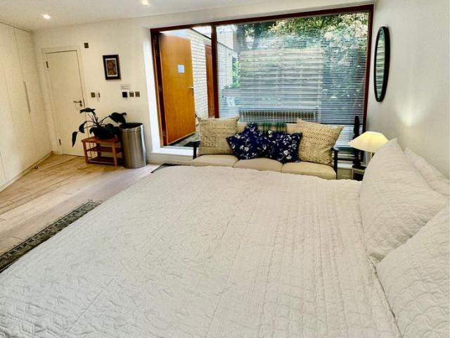 Apartment for rent in East Sheen, Greater London
