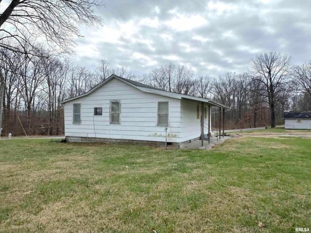 House for sale in Buncombe, Illinois