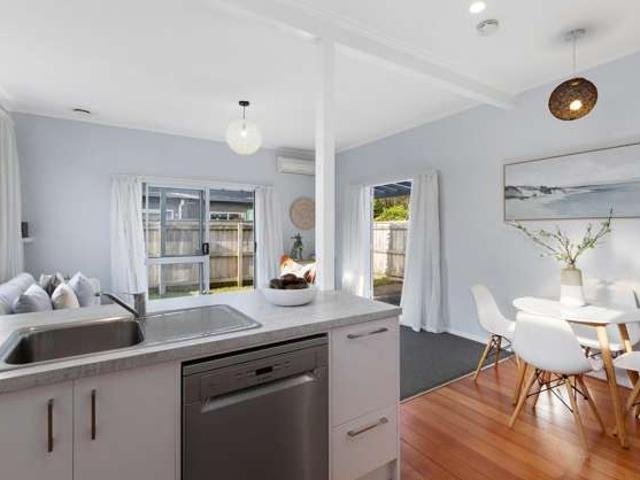 House for sale in Days Bay, Wellington