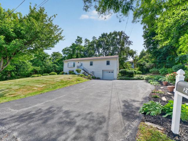 House for sale in Baldwin Place, New York