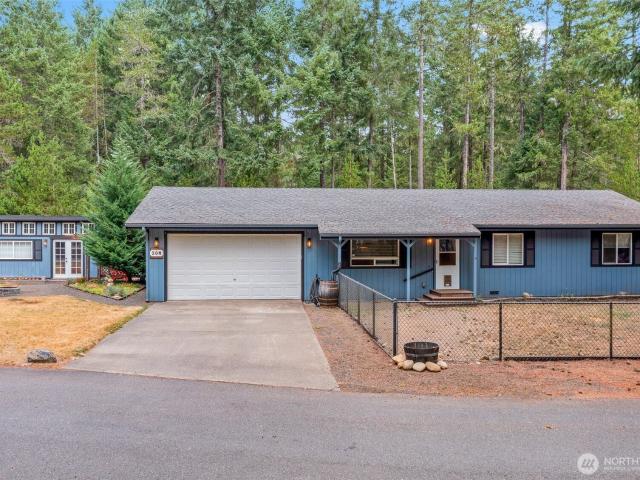 House for sale in Hoodsport, Washington