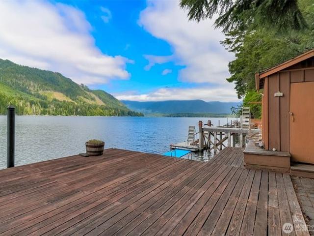 House for sale in Hoodsport, Washington