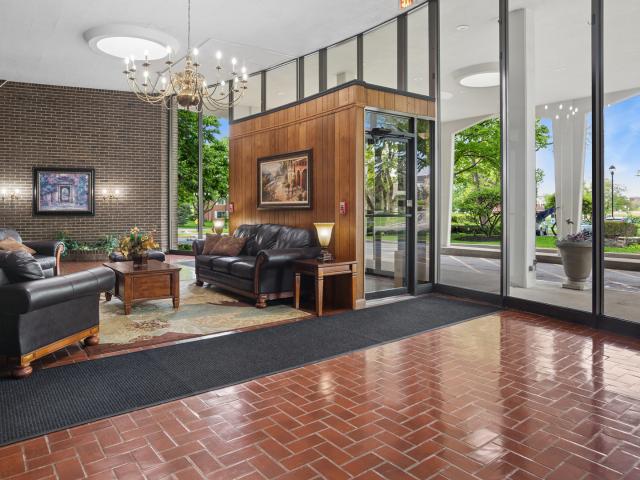 Condo for sale in Oak Brook, Illinois