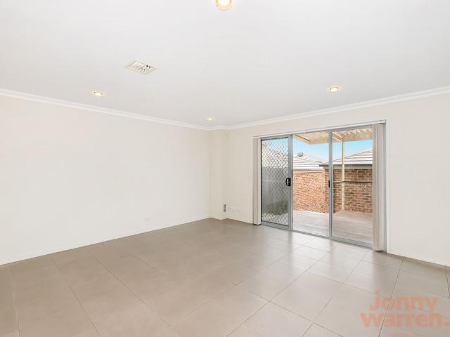 Townhouse for rent in Casey, Australian Capital Territory