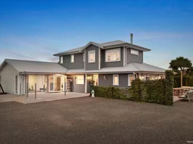 House for sale in Awhitu