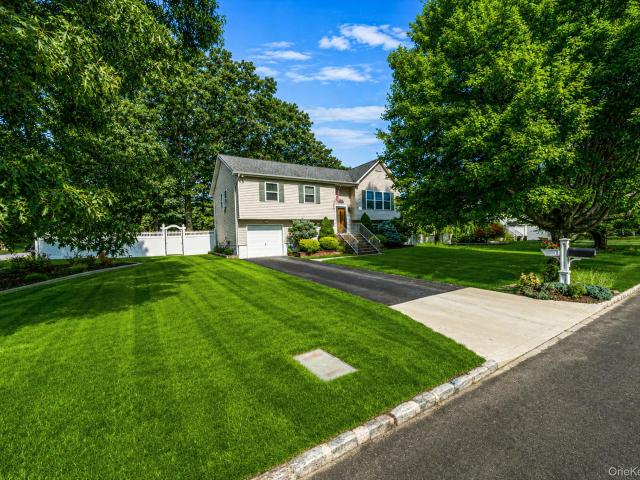 House for sale in Centereach, New York