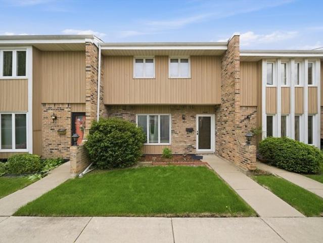Townhouse for sale in Justice, Illinois