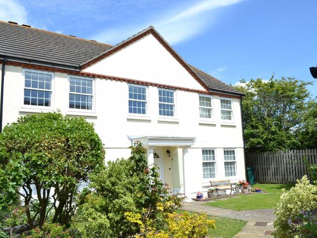 Apartment for rent in Prinsted, Littlecote