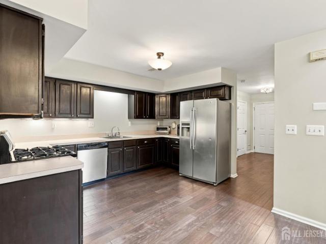 Townhouse for sale in Spotswood, Middlesex County