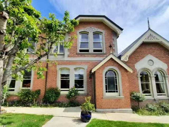 House for sale in Otakou