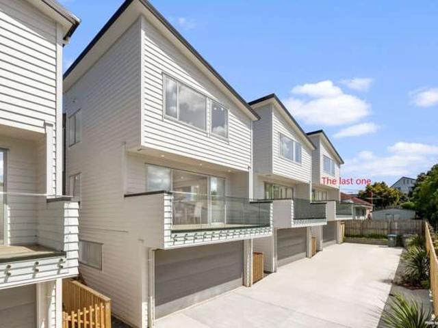 House for rent in Point England
