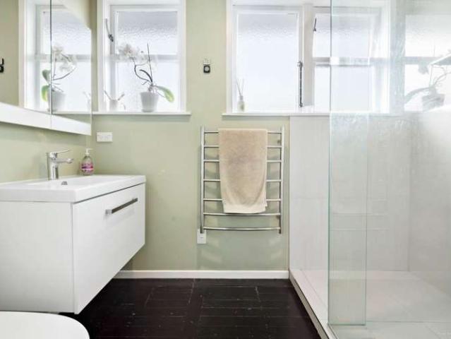 House for sale in Point England