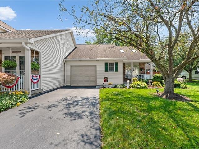 Townhouse for sale in Oak Hill, New York