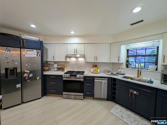 Townhouse for sale in Passaic, New Jersey