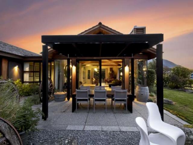 House for sale in Otakou