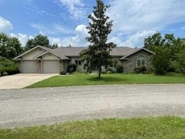 House for sale in Stone, Missouri