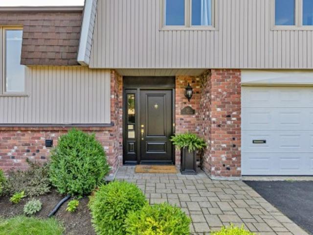House for sale in Kirkland, Quebec