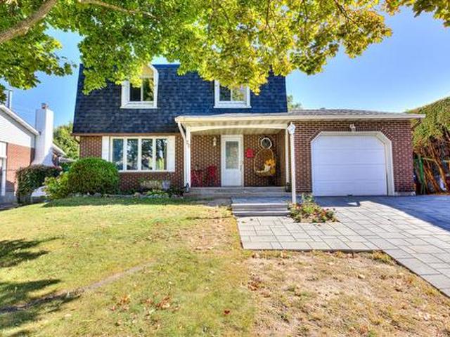 House for sale in Kirkland, Quebec