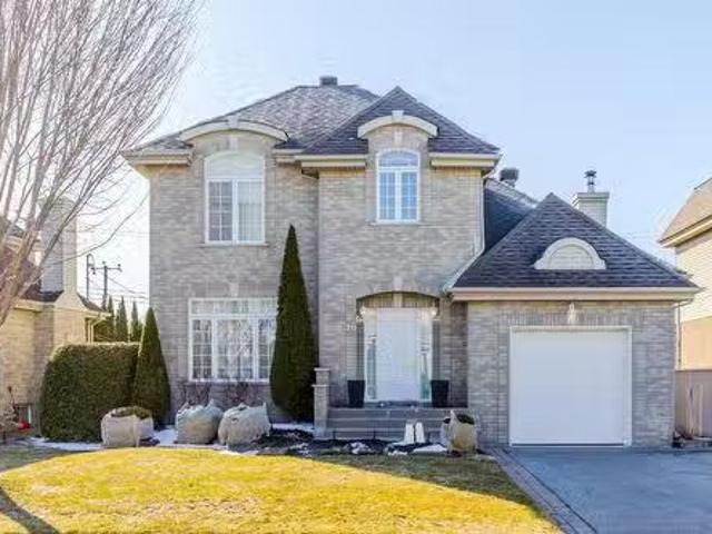 House for sale in Kirkland