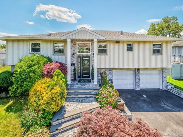 House for sale in Russell Park at Jericho, Syosset