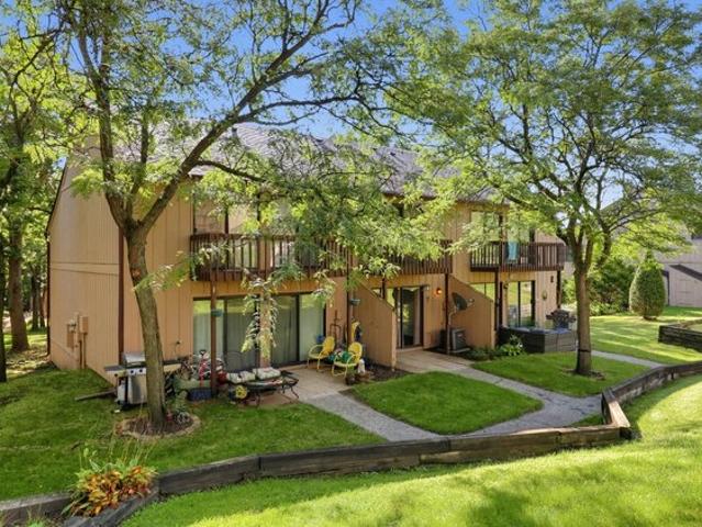 Condo for sale in Fox Lake, Illinois