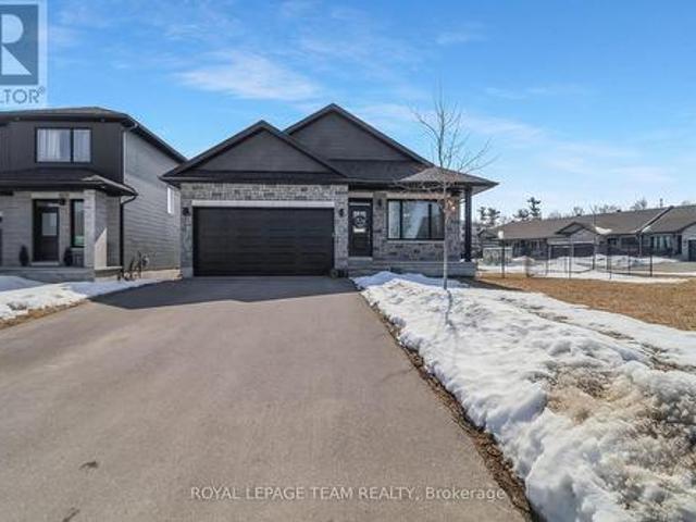 House for sale in Renfrew, Ontario