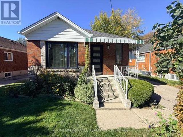 House for sale in Scarborough Centre, Toronto