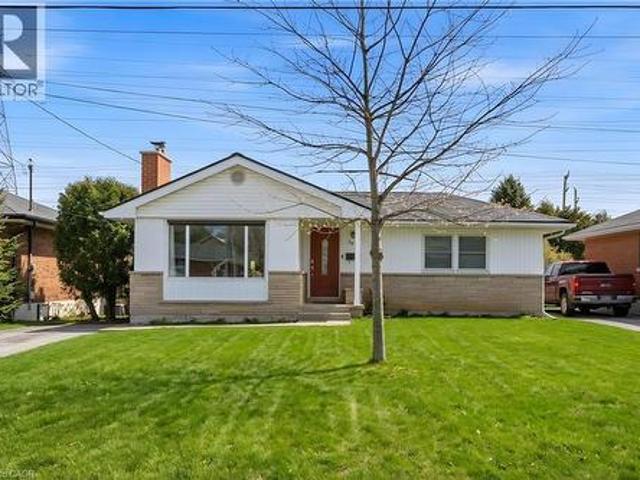 House for sale in Ancaster, Ontario
