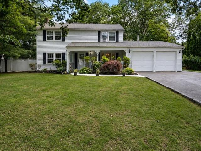 House for sale in Centereach, New York