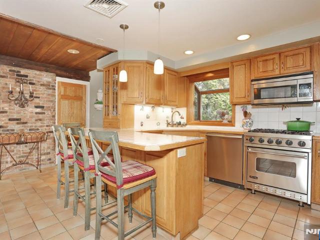 House for sale in Montvale, New Jersey