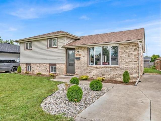 House for sale in Amherstburg, Ontario
