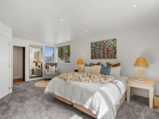 House for sale in Otakou