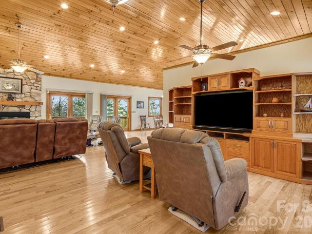 House for sale in Spruce Pine, North Carolina
