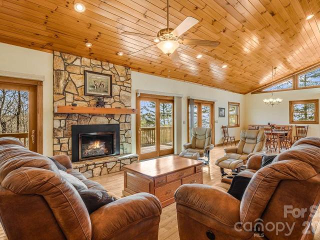 House for sale in Spruce Pine, North Carolina