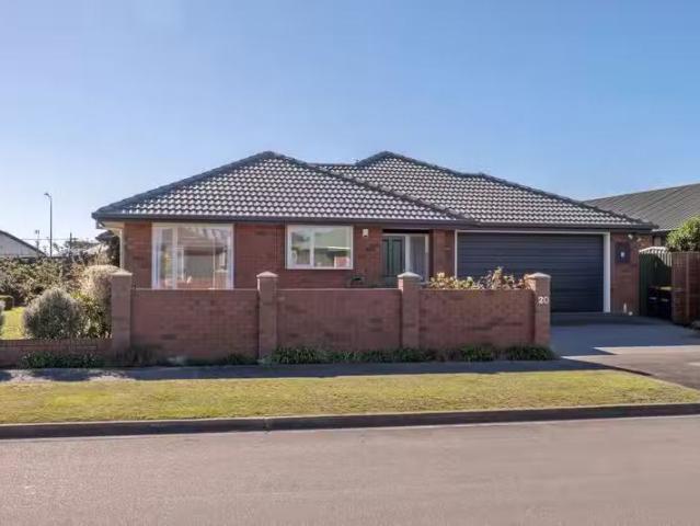 House for sale in Chaslands, Canterbury