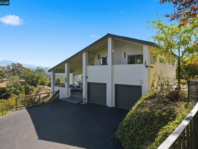 House for sale in Woodside Meadows, Pleasant Hill